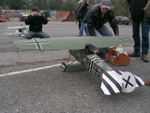 $ d-8 a paparazi